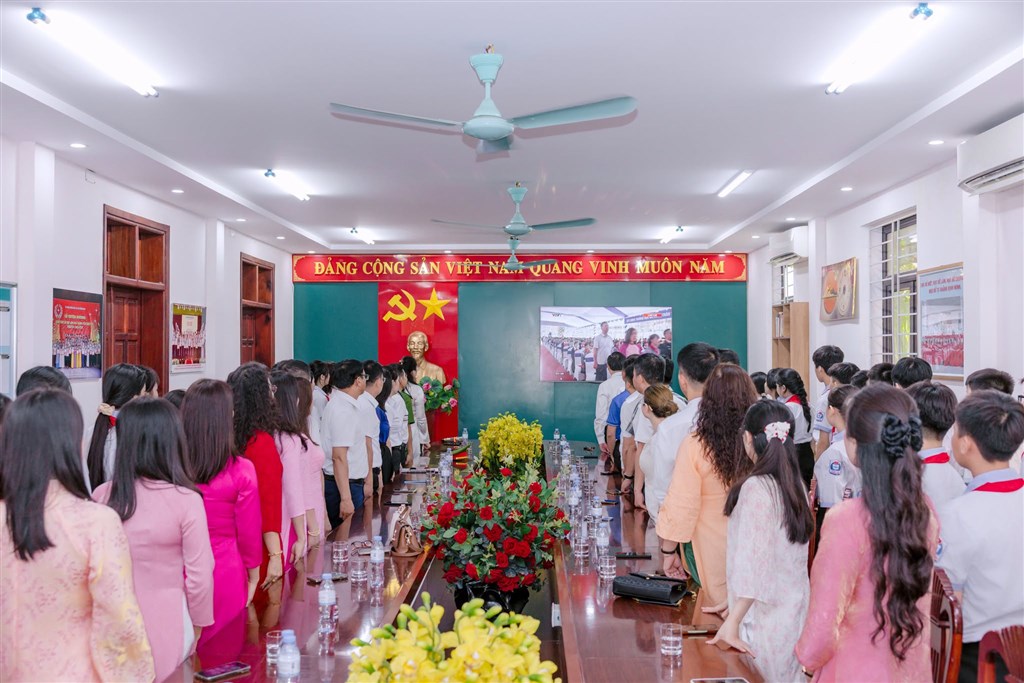 Anh-tin-bai